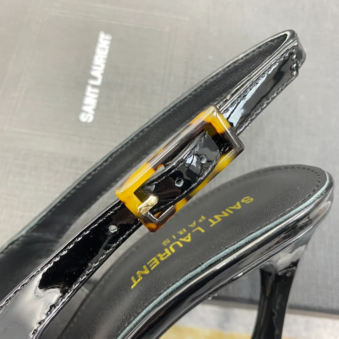 👟👟Ex-factory price 660👟👟 𝐒𝐚𝐢𝐧𝐭 𝐋𝐚𝐮𝐫𝐞𝐧𝐭# Saint Laurent 23F/W small gold bar high heels continue the past high-end and elegant ysl small gold bar heels are really good-looking! Saint Laurent square pointed toe slingback high-heeled shoes. The small gold bar heels really fully highlight the neat and minimalist annual party party. 👟👟factory price. A must-have for arty. Flash sale. So eye-catching. Upper: Customized cow patent leather. Outsole: Genuine leather outsole. Size: 35-40 (40 customized items are not returnable)